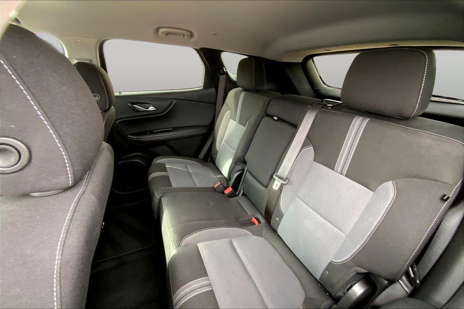 Used 2023 Chevrolet Blazer LT w/ Midnight/Sport Edition FWD image 21