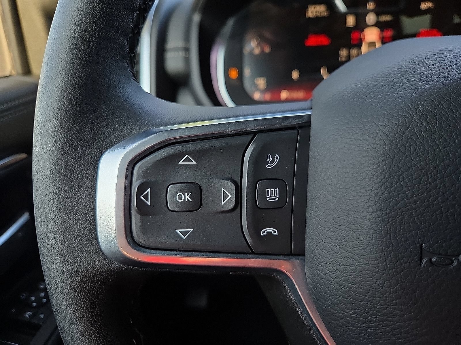 Used 2025 RAM 3500 Laramie AWD/4WD image 18