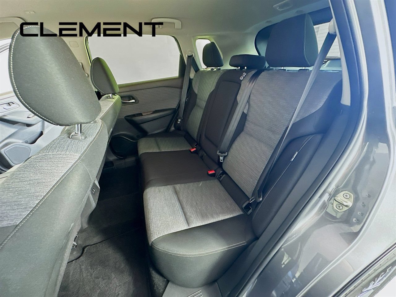 Used 2023 Nissan Rogue SV FWD image 30