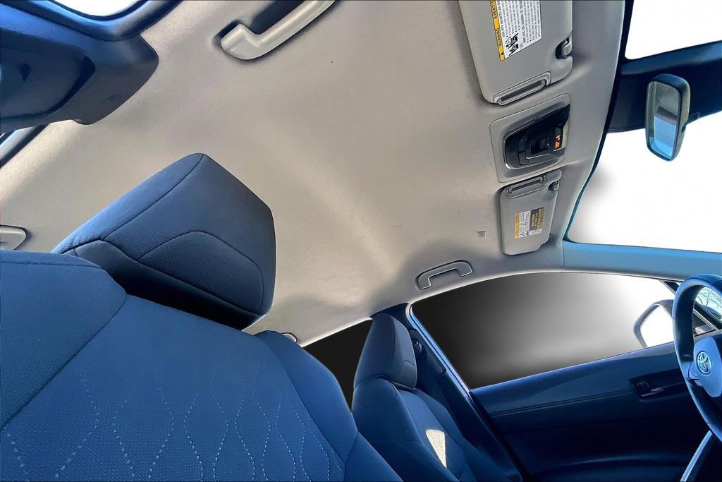 Used 2022 Toyota Corolla Cross LE FWD image 21