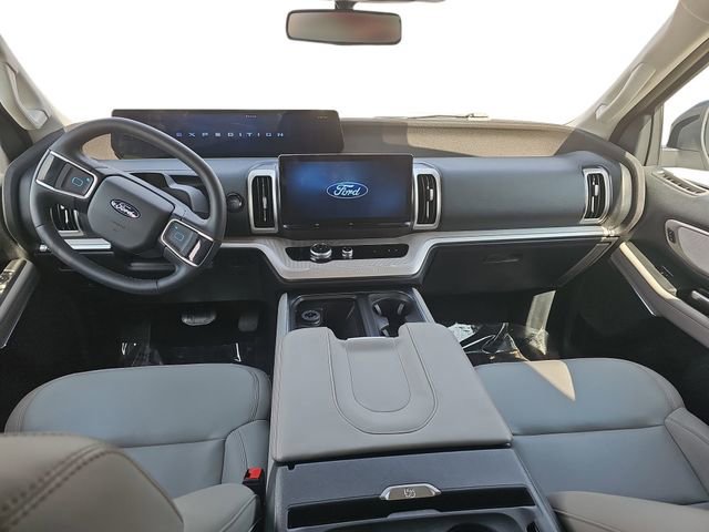 Certified 2025 Ford Expedition Active image 9