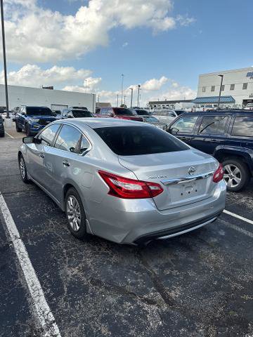 Used 2017 Nissan Altima 2.5 S w/ Power Driver Seat Package FWD image 4