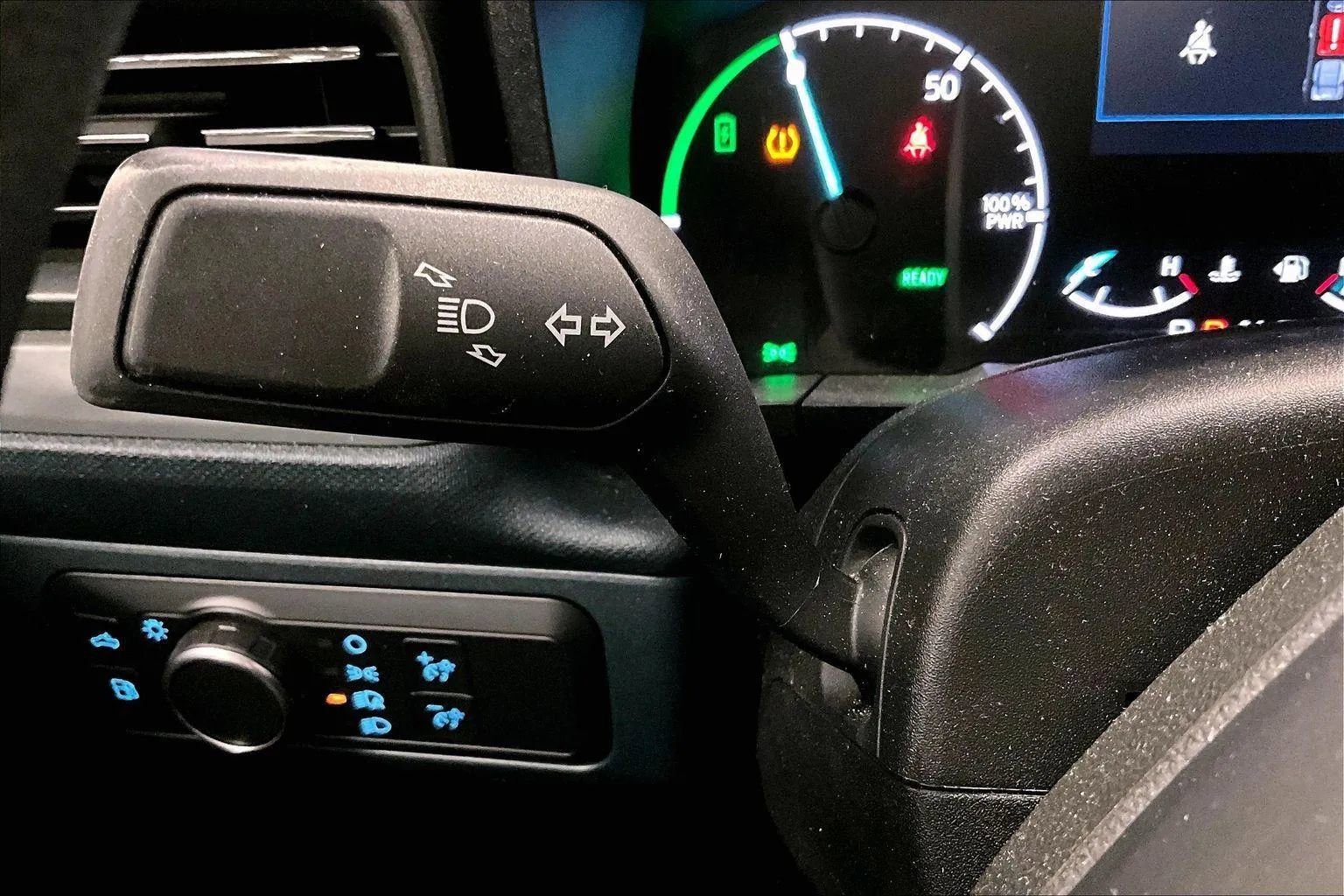 Certified 2022 Ford Maverick XL image 30