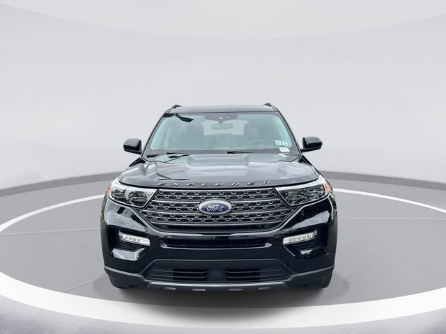 Certified 2023 Ford Explorer XLT w/ Equipment Group 202A AWD/4WD image 2