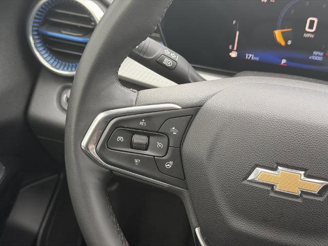 Used 2025 Chevrolet Trax LT w/ LT Convenience Package image 16