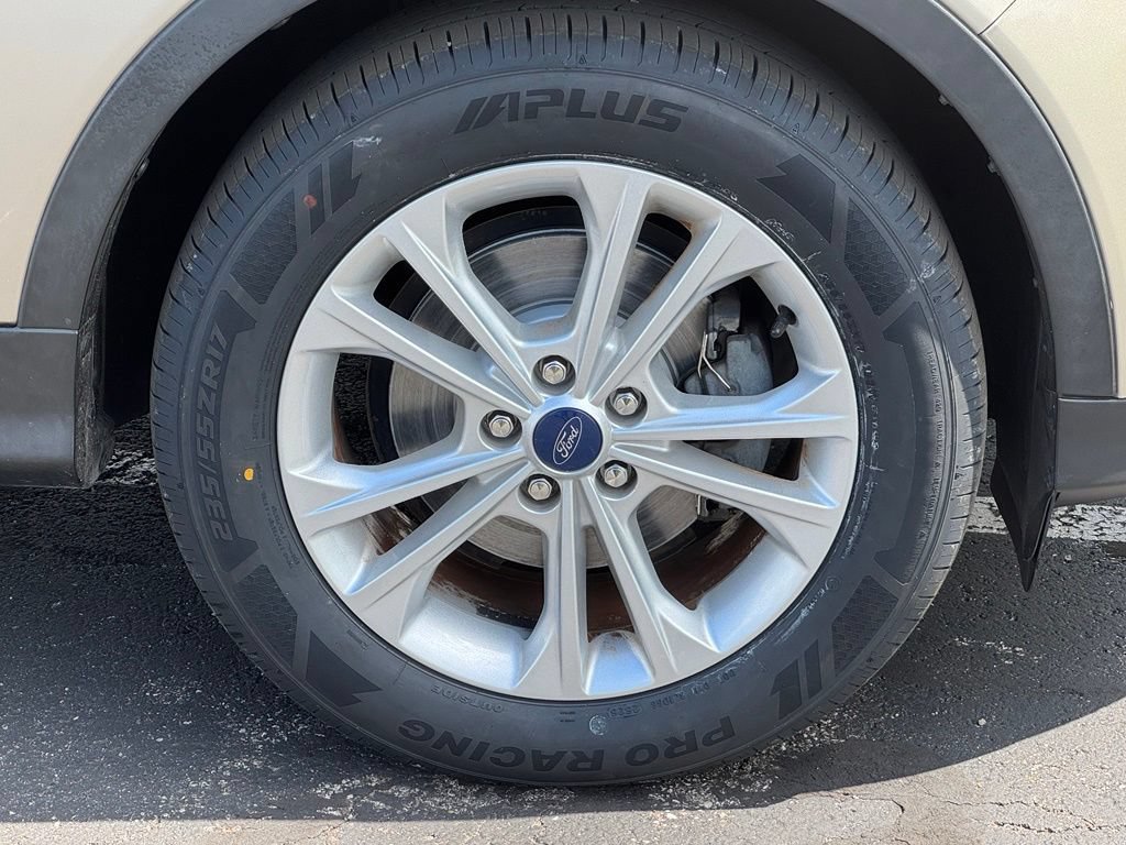Certified 2018 Ford Escape SE FWD image 44