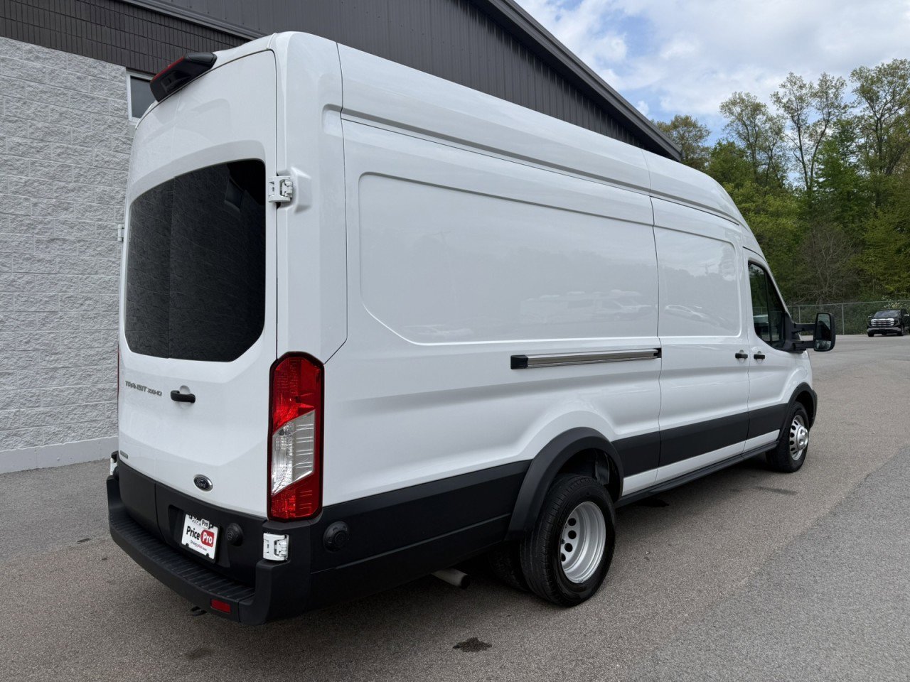 Certified 2024 Ford Transit 350 148 High Roof Extended DRW RWD image 14