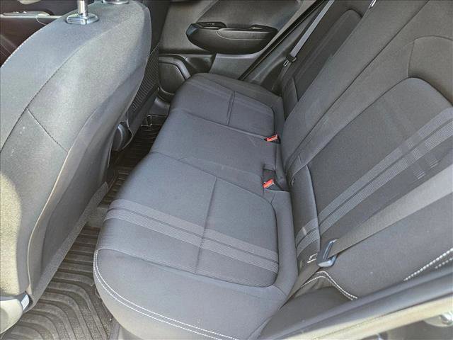 Used 2023 Hyundai Venue SEL FWD image 17