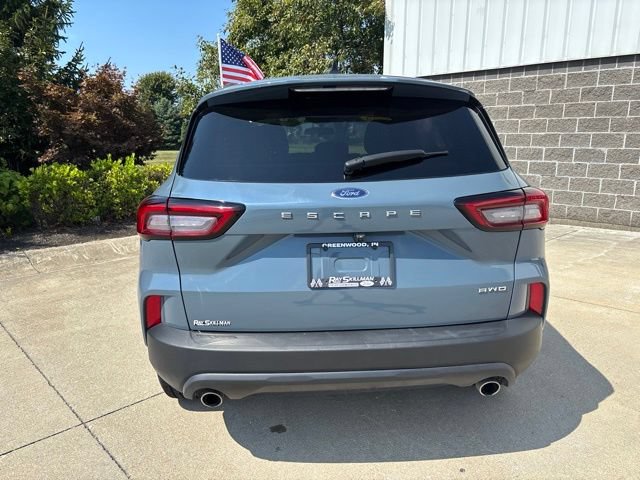 Certified 2025 Ford Escape ST-Line Select AWD/4WD image 8