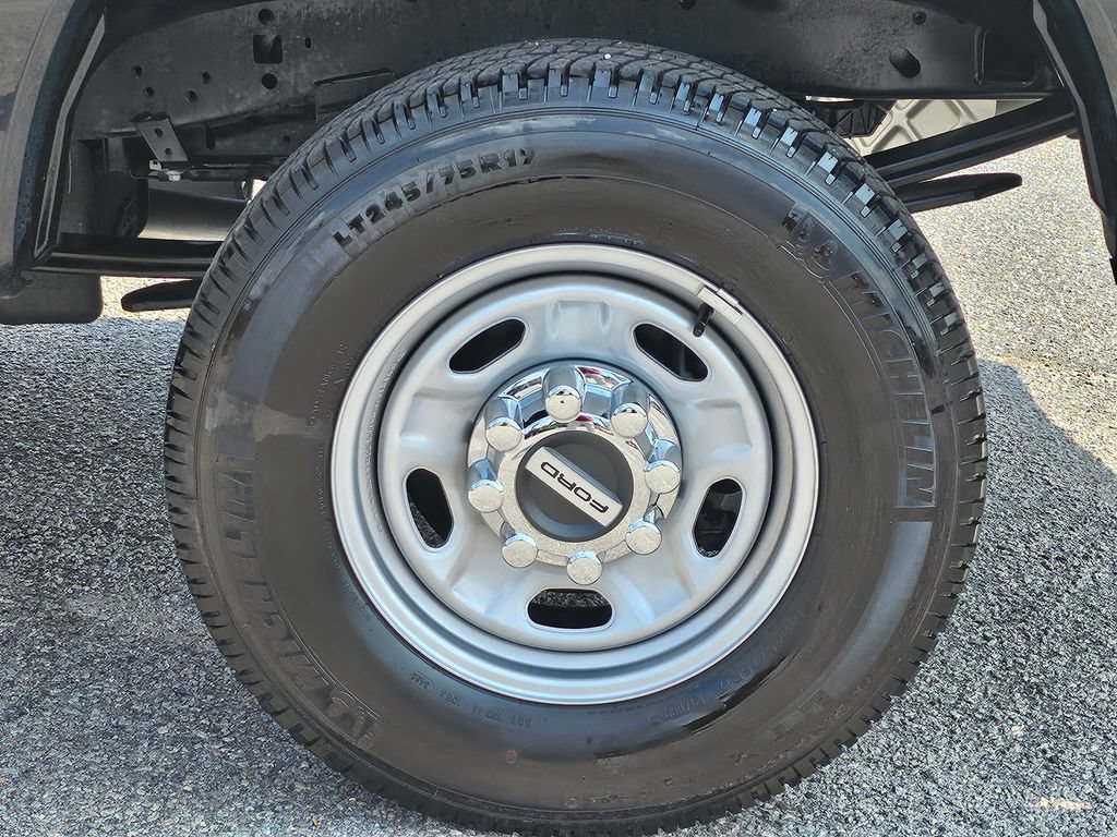 Certified 2026 Ford F250 XL w/ XL Chrome Package AWD/4WD image 14