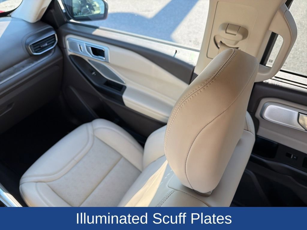 Certified 2020 Ford Explorer Platinum w/ Premium Technology Package image 19