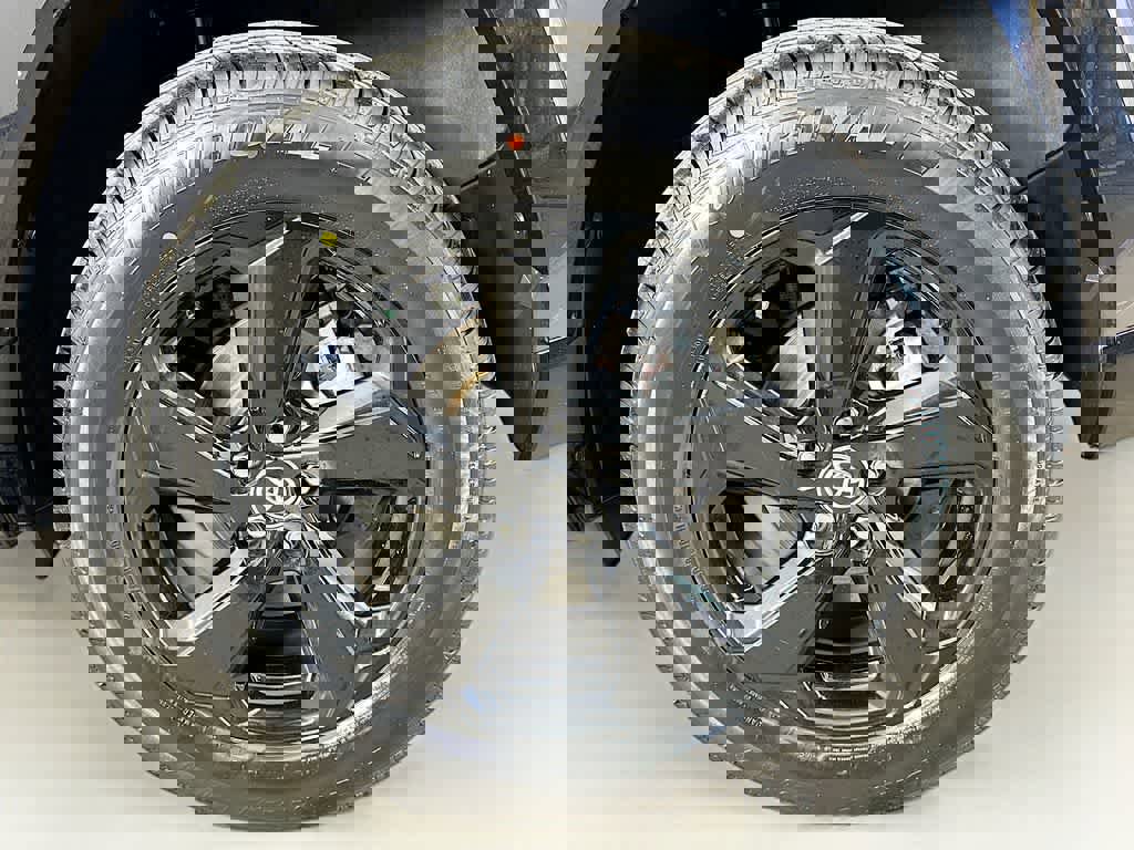 Used 2020 Toyota RAV4 XSE image 11