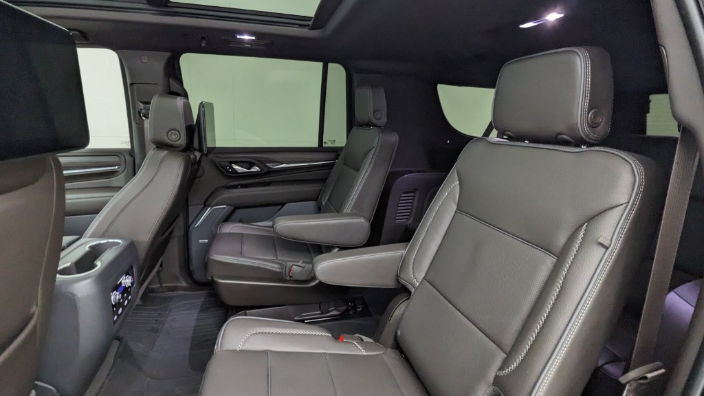 Used 2024 GMC Yukon XL Denali w/ Denali Reserve Package AWD/4WD image 38