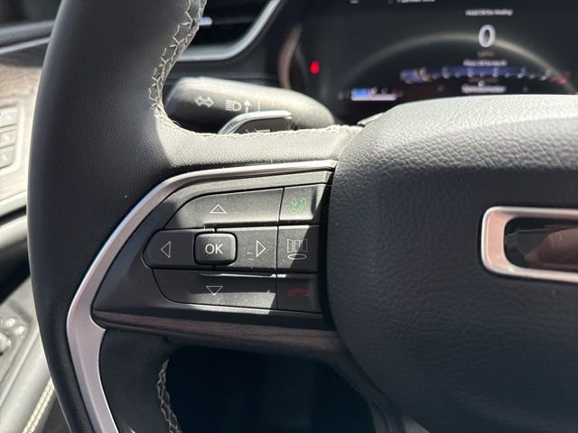 Used 2023 Jeep Grand Cherokee Limited w/ Luxury Tech Group II AWD/4WD image 23