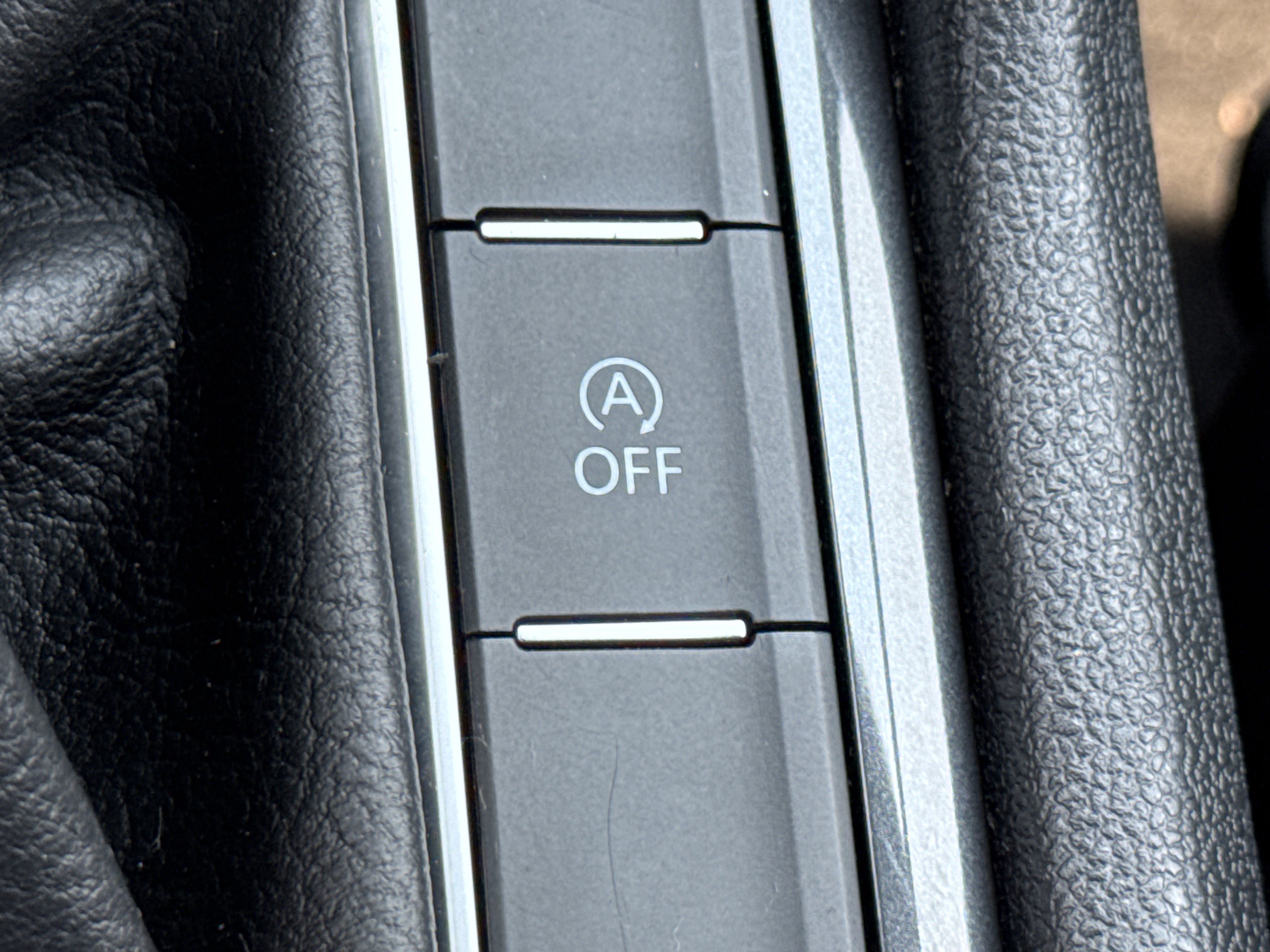 Used 2024 Volkswagen Tiguan SE FWD image 24