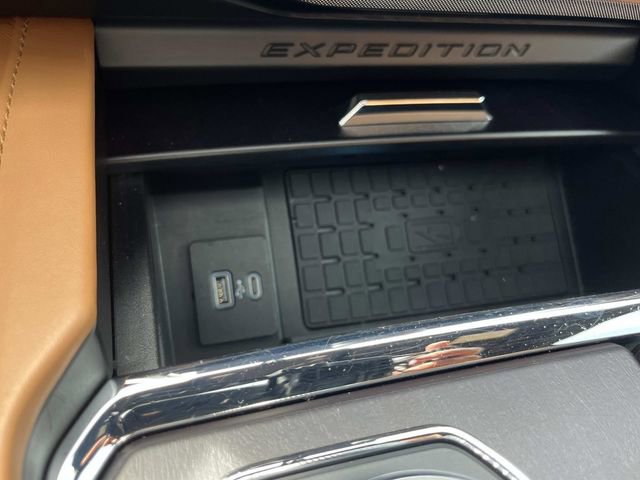 Certified 2022 Ford Expedition Max Platinum RWD image 42