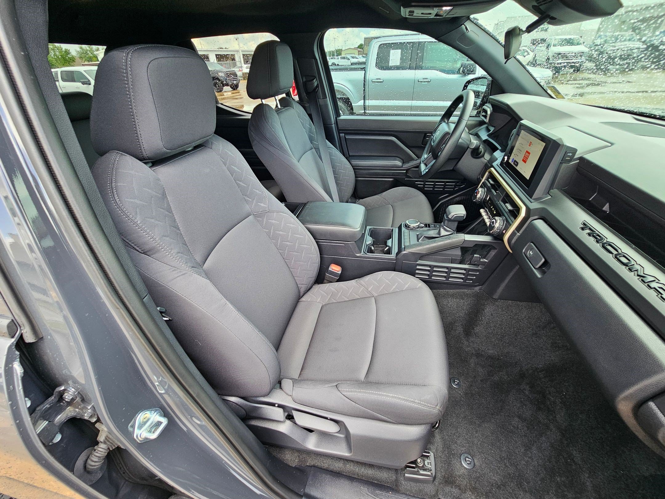 Used 2025 Toyota Tacoma SR AWD/4WD image 32