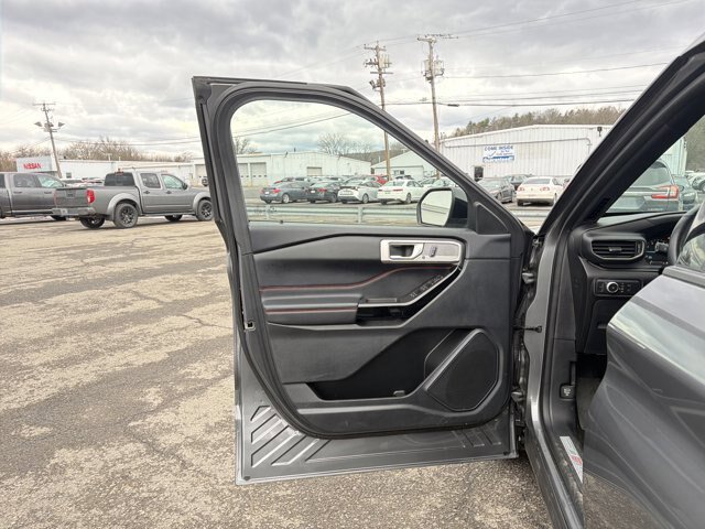 Certified 2022 Ford Explorer ST-Line AWD/4WD image 10