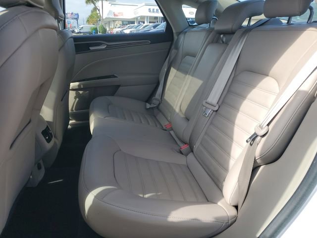 Certified 2018 Ford Fusion SE w/ Fusion SE Technology Package image 10