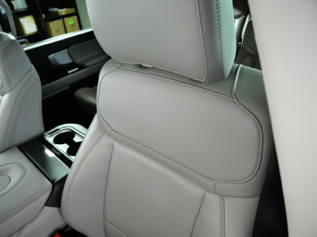 Certified 2025 Ford Expedition Active AWD/4WD image 19