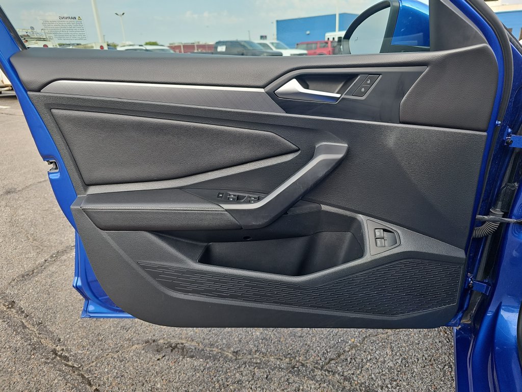 Used 2024 Volkswagen Jetta SE FWD image 25