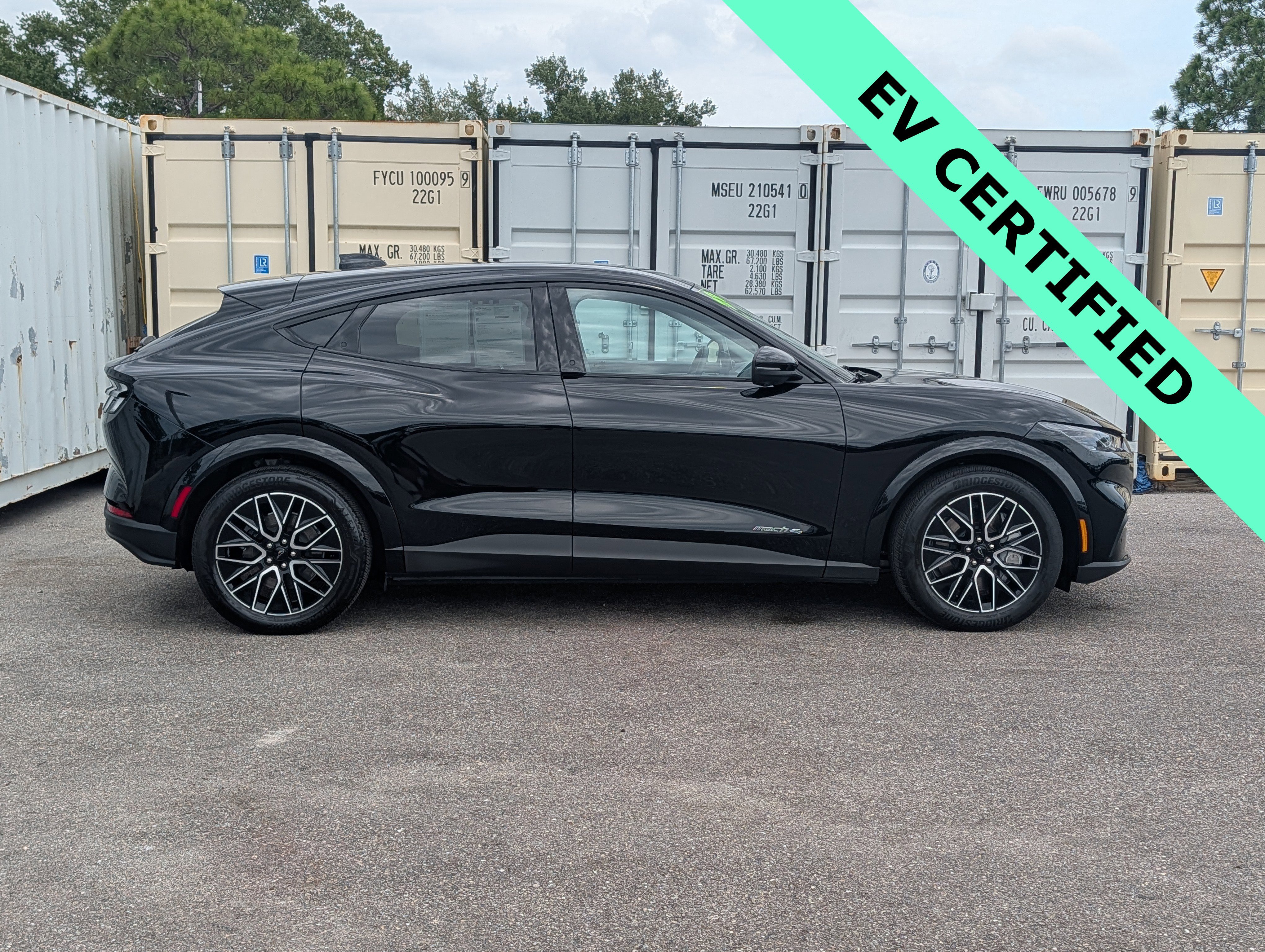 Certified 2025 Ford Mustang Mach-E Premium AWD/4WD image 3
