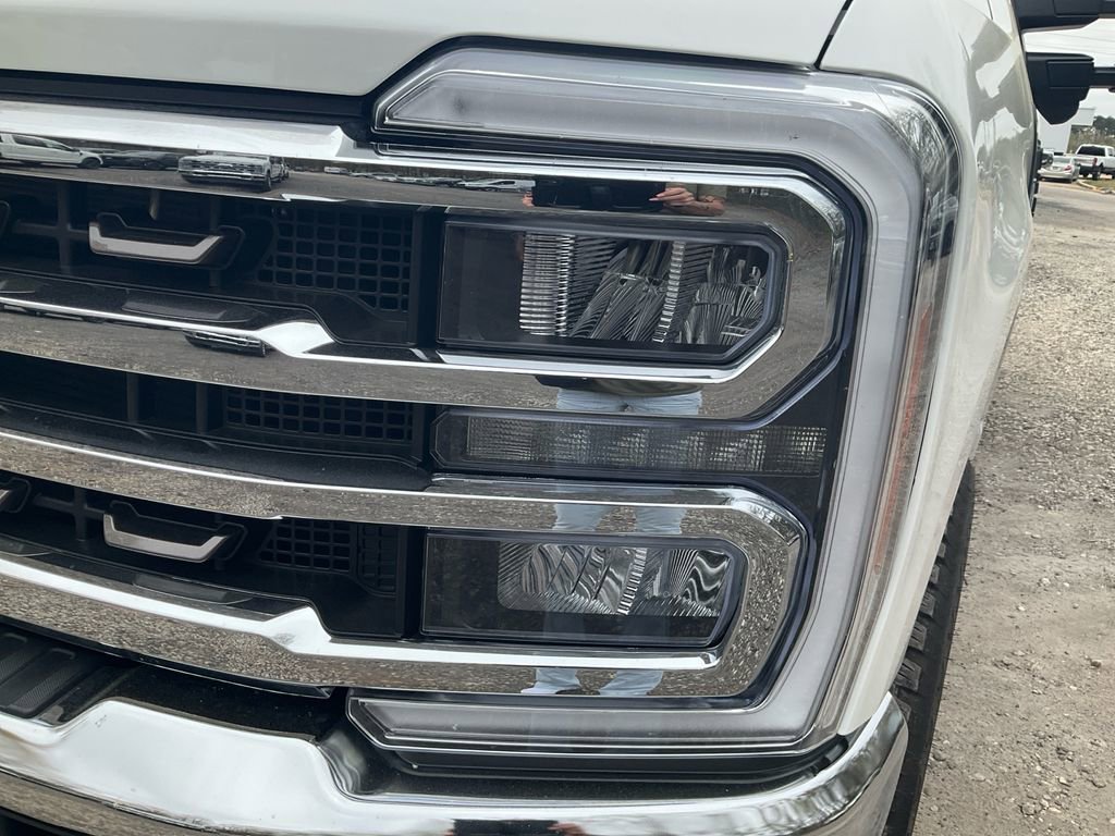 Certified 2025 Ford F250 King Ranch w/ Chrome Package image 9