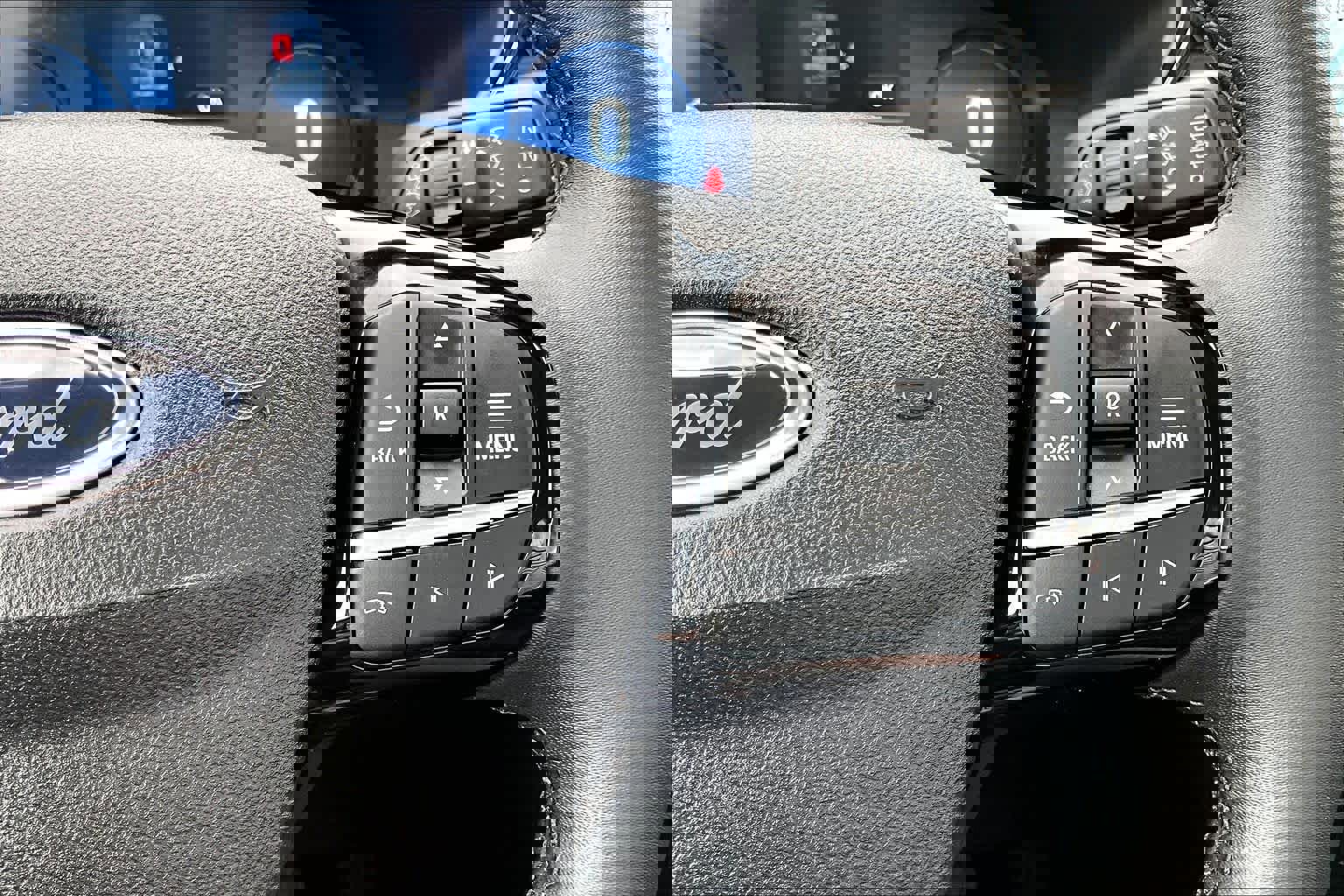 Certified 2025 Ford Escape SE w/ PHEV Premium Package image 25