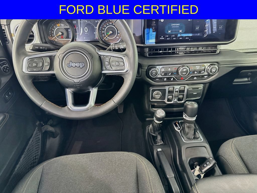 Used 2025 Jeep Wrangler Unlimited Sahara AWD/4WD image 24