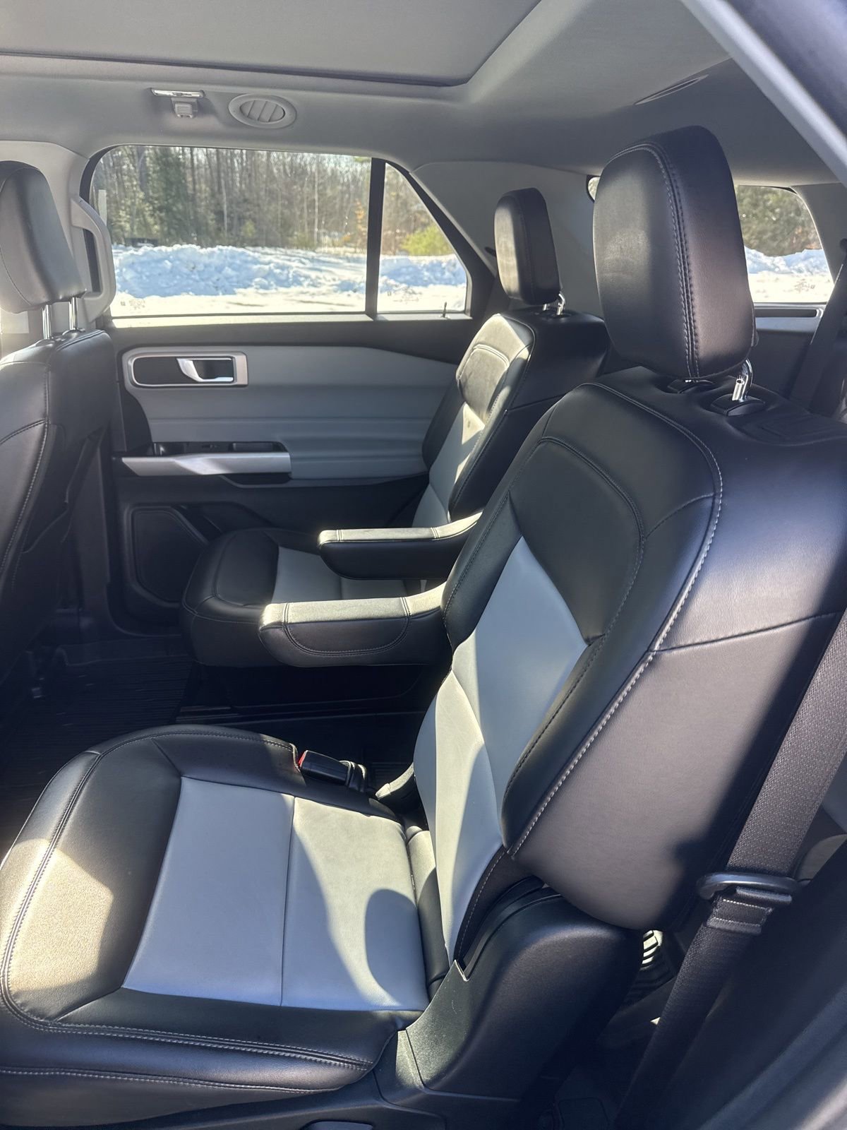 Certified 2022 Ford Explorer XLT w/ Equipment Group 202A image 13