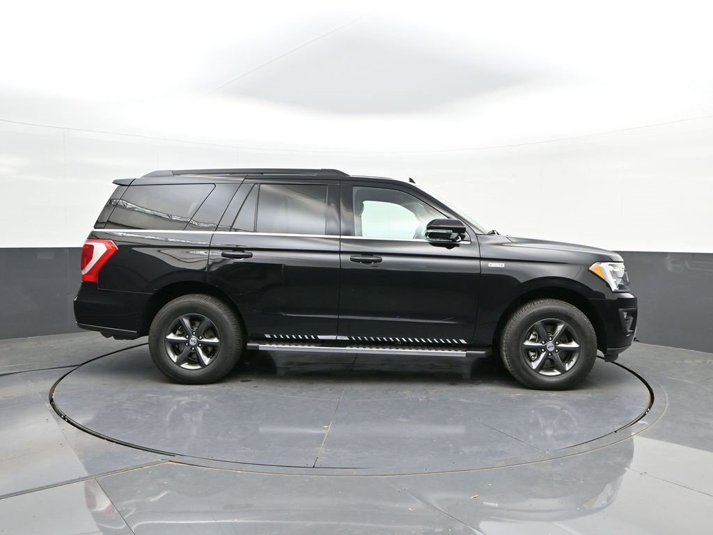 Certified 2019 Ford Expedition XLT w/ Equipment Group 202A image 25