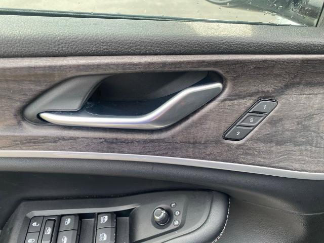 Used 2023 Jeep Grand Cherokee L Limited image 14