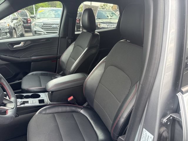 Certified 2023 Ford Escape ST-Line w/ Tech Pack #1 AWD/4WD image 18