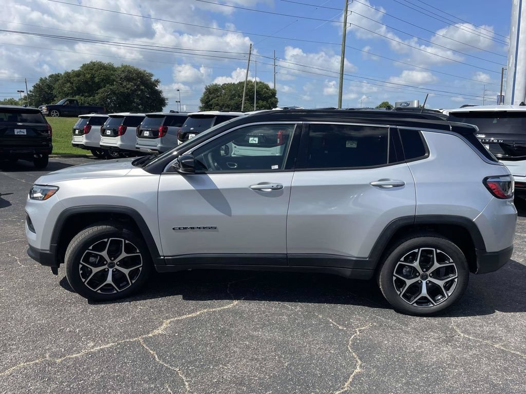 Used 2026 Jeep Compass Limited AWD/4WD image 6