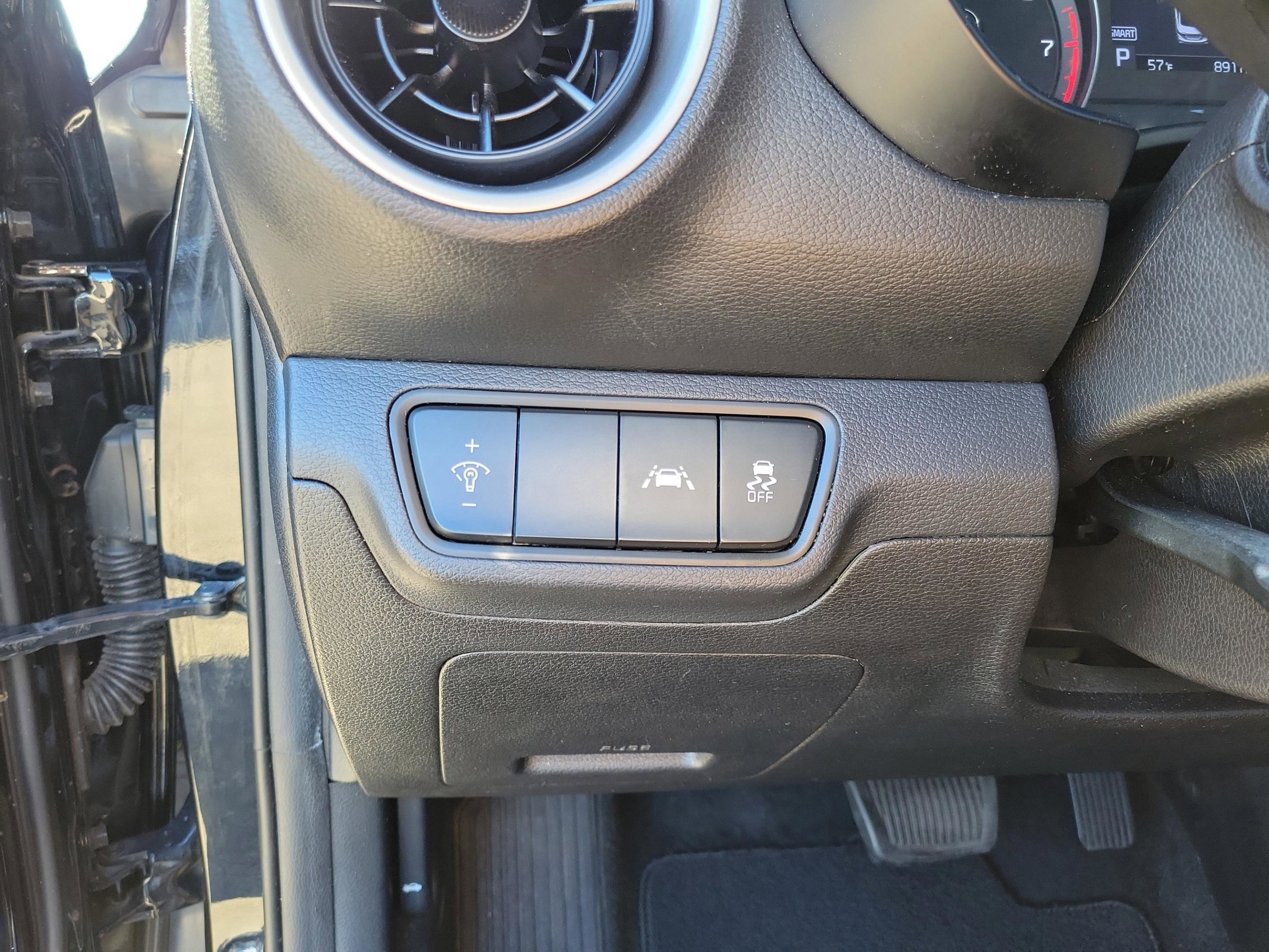 Used 2019 Kia Forte LXS image 8