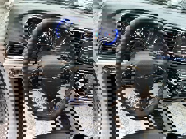 Used 2024 Chrysler Pacifica Touring-L image 13