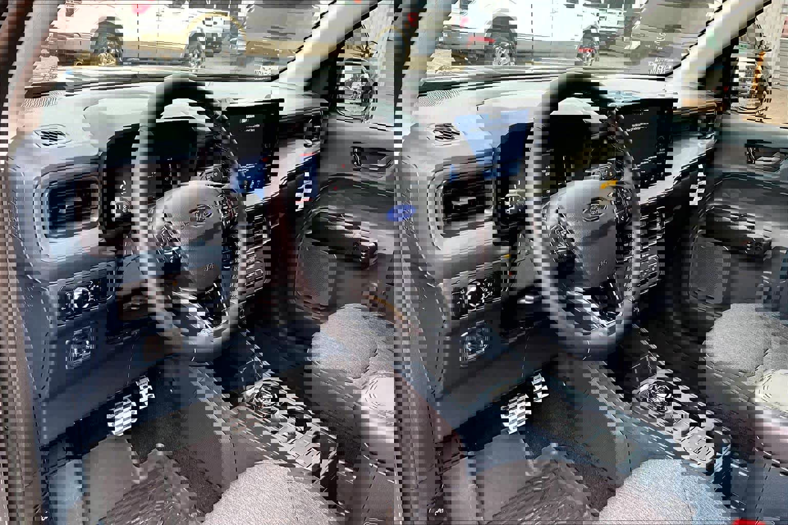 Certified 2025 Ford Maverick XLT w/ XLT Luxury Package image 19