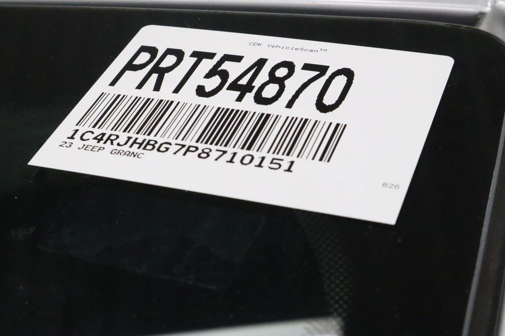 Used 2023 Jeep Grand Cherokee Limited w/ Black Appearance Package image 36