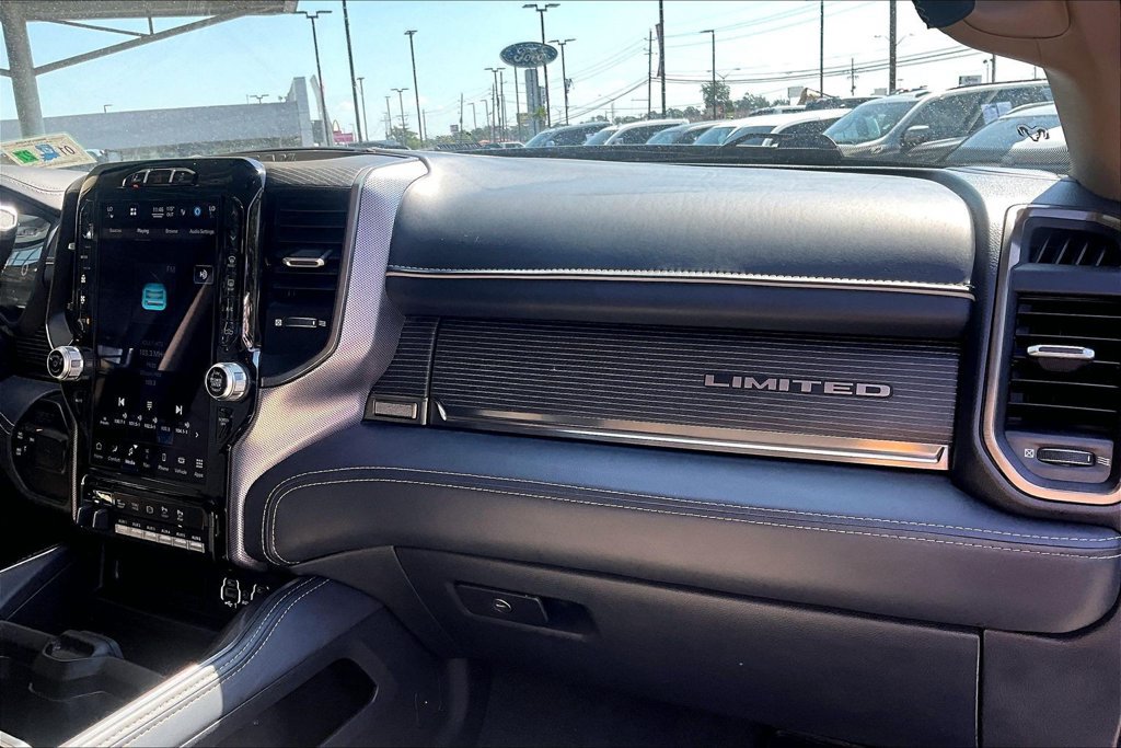 Used 2022 RAM 3500 Limited AWD/4WD image 12