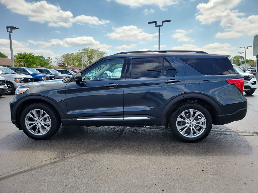 Certified 2023 Ford Explorer XLT w/ Equipment Group 202A AWD/4WD image 2