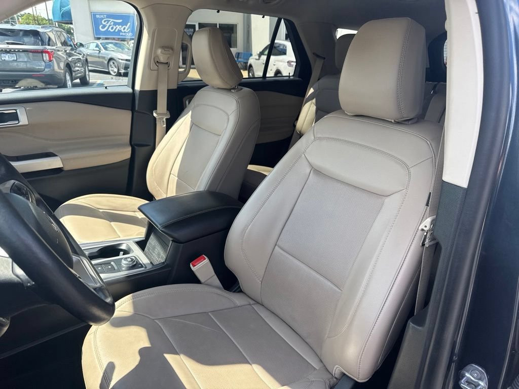 Certified 2023 Ford Explorer Limited w/ Equipment Group 301A AWD/4WD image 16