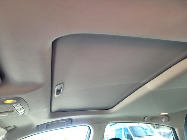 Used 2017 Nissan Altima 2.5 SL w/ 2.5 Technology Package FWD image 12