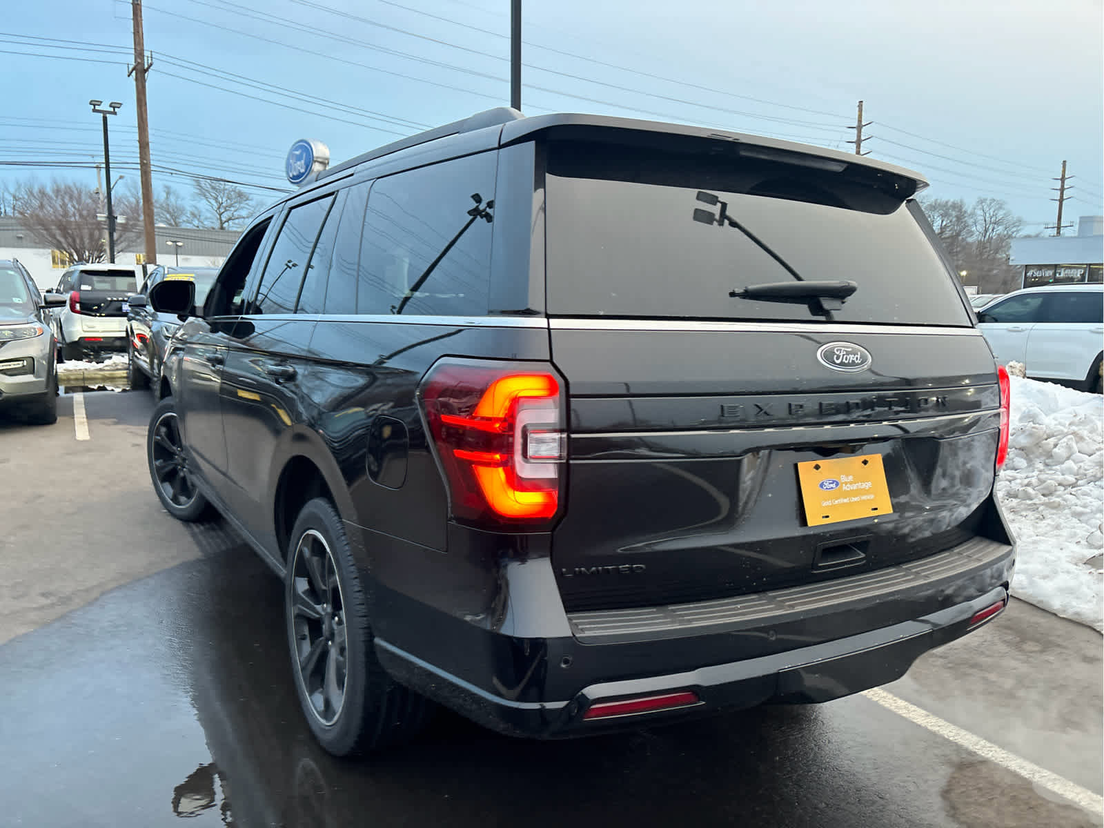 Certified 2023 Ford Expedition Limited image 3