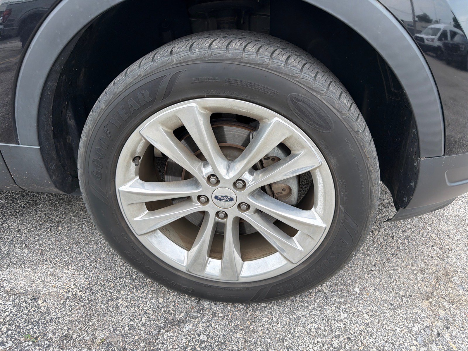 Certified 2019 Ford Explorer XLT w/ Equipment Group 202A AWD/4WD image 4