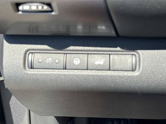 Used 2023 Nissan Pathfinder SL w/ SL Premium Package FWD image 22