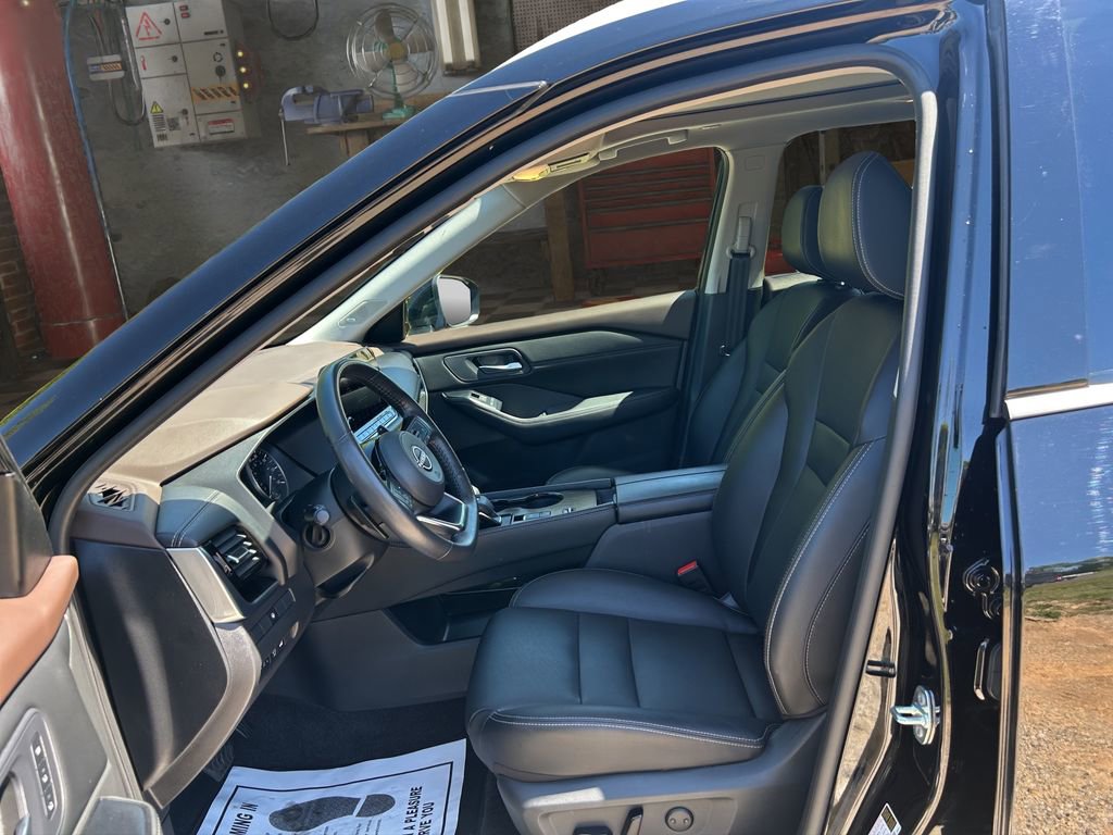 Used 2023 Nissan Rogue SL w/ SL Premium Package FWD image 19