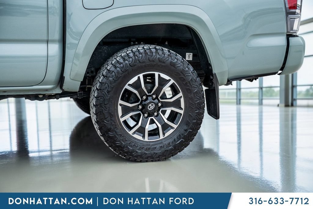 Used 2023 Toyota Tacoma TRD Sport w/ Technology Package AWD/4WD image 30