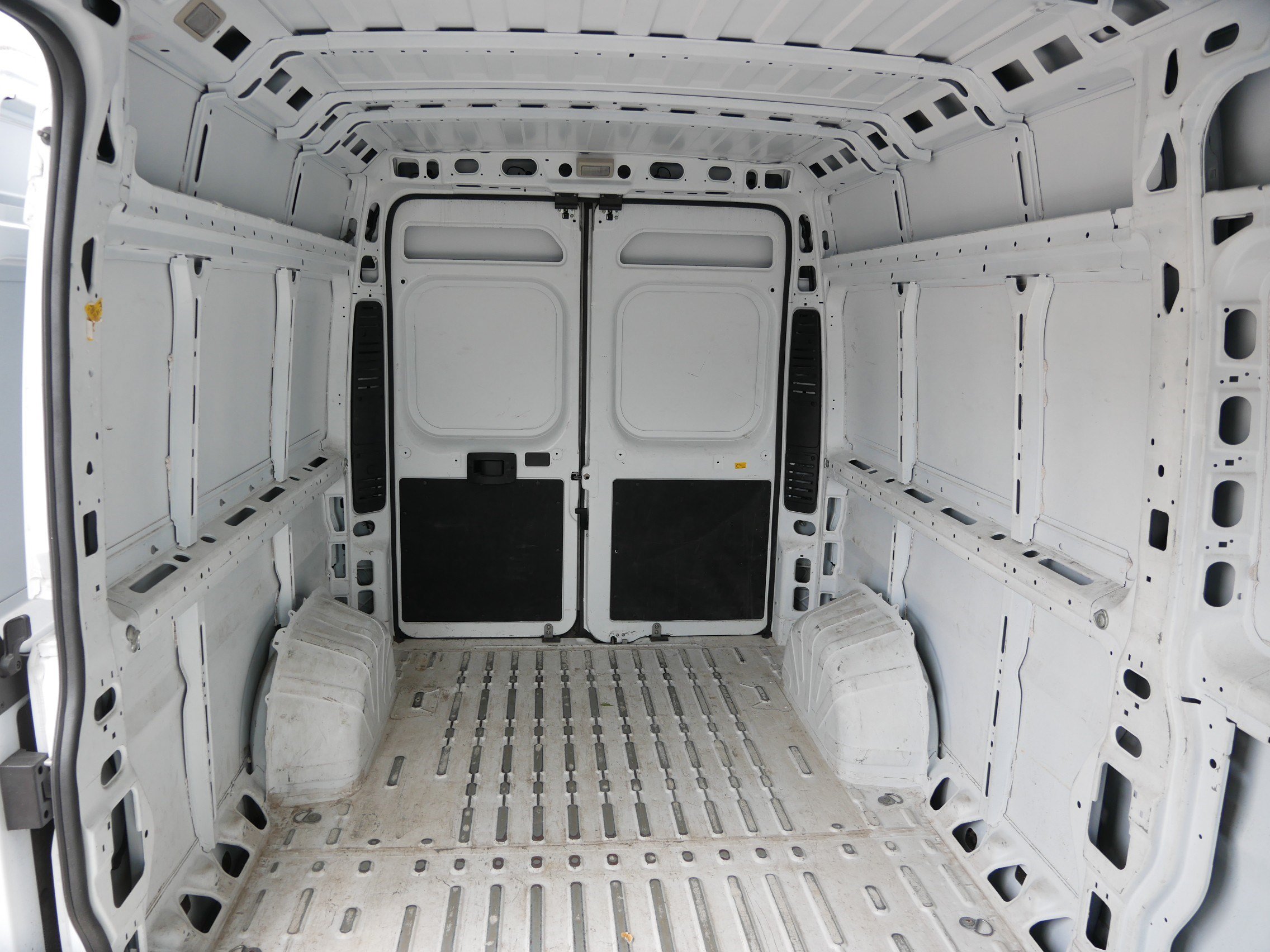 Used 2023 RAM ProMaster 2500 FWD image 13