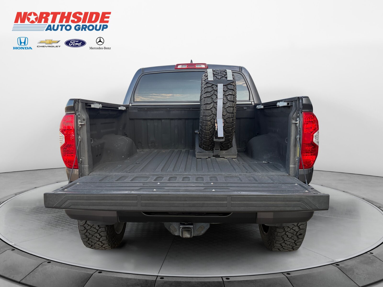 Used 2021 Toyota Tundra Limited w/ Nightshade Special Edition AWD/4WD image 19