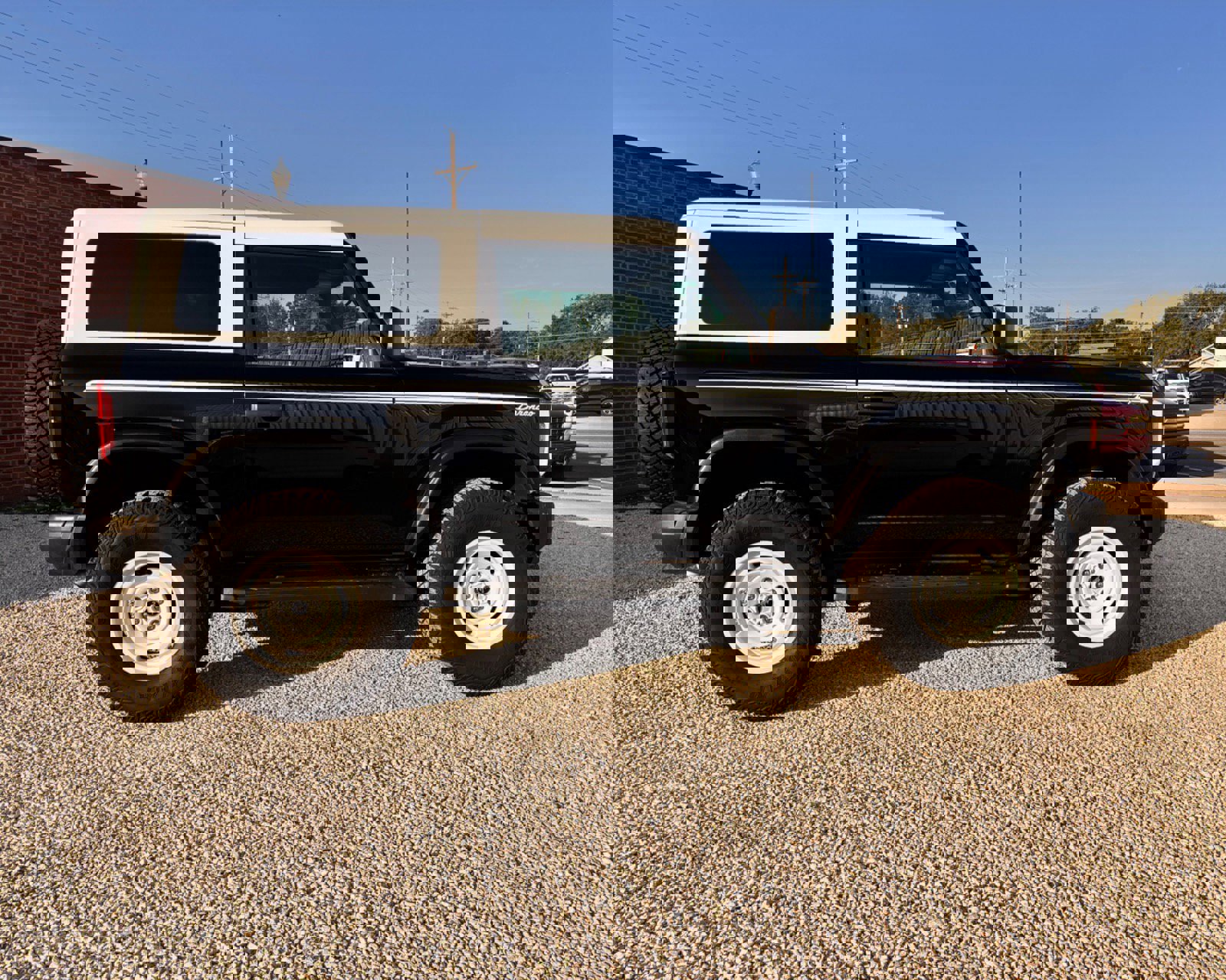 Certified 2024 Ford Bronco Heritage Edition image 6